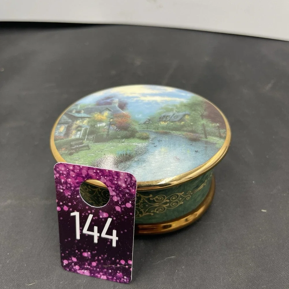 Vintage Moonlight Lane Music Box By‎ Thomas Kinkade's Lamplight Village